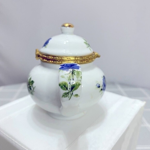 Teapot Blue Rose Floral Pattern Gold 1960’s Trinket Box Formalities by Baum Bros - Picture 2 of 8